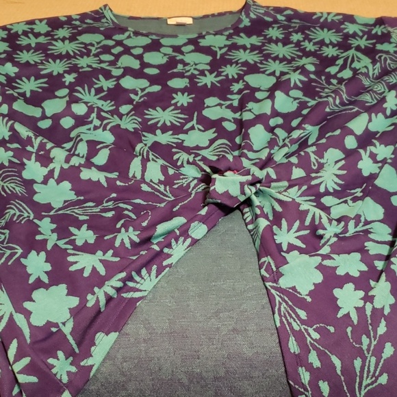 LULAROE T-SHIRT - Picture 3 of 3